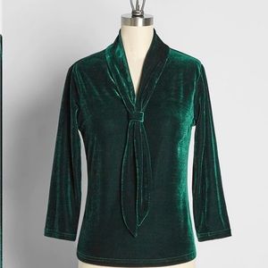 NWOT ModCloth Collectif Christmas Charisma Long Sleeve Velvet Top